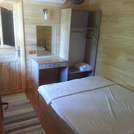 Naz Apartlari Apartamento Çıralı