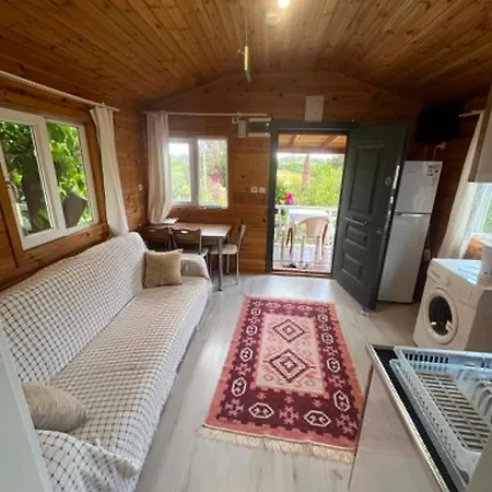 Naz Apartlari Apartamento Çıralı